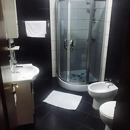 Hotel Ador Mg 4*