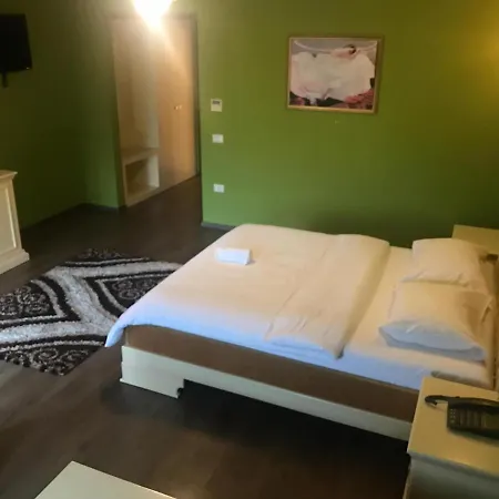Ador Mg Hotel Rinas